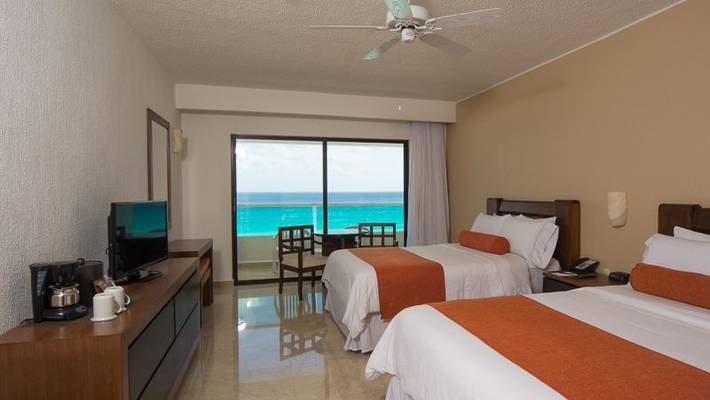 Deluxe room with sea views Flamingo Cancun Resort Hotel