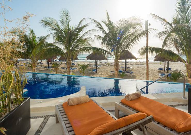 Swim up junior suite Flamingo Cancun Resort Hotel Swim up junior suite Flamingo Cancun Resort Hotel