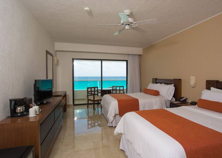 Deluxe room with sea views Flamingo Cancun Resort Hotel