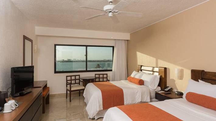 Deluxe room with lagoon views FLAMINGO CANCUN ALL INCLUSIVE Hotel Cancun