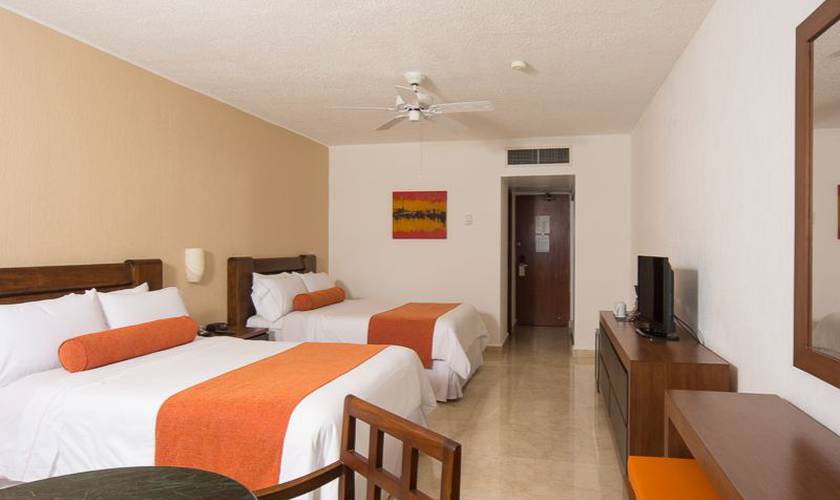 Deluxe room with sea views Flamingo Cancun Resort Hotel Deluxe room with sea views Flamingo Cancun Resort Hotel