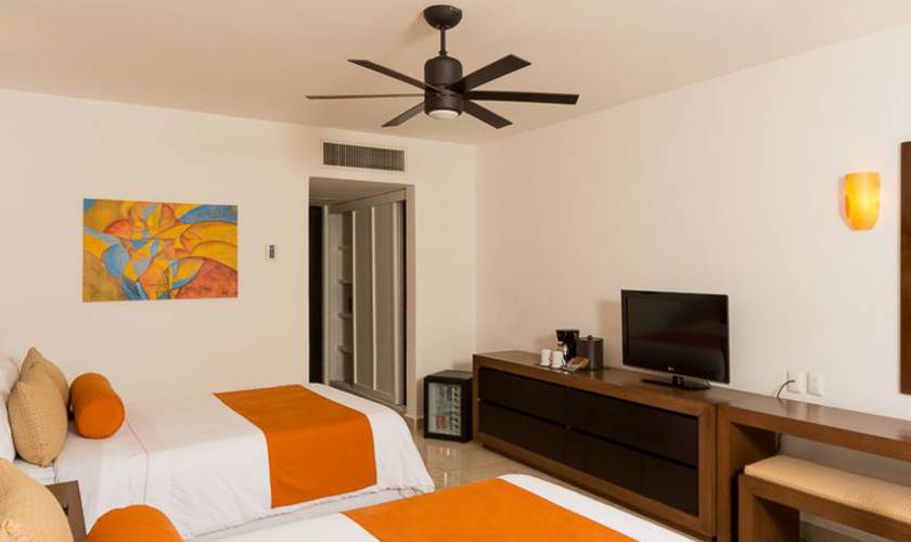 Swim up room Flamingo Cancun Resort Hotel Swim up room Flamingo Cancun Resort Hotel