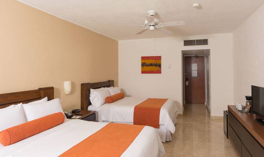 Deluxe room with sea views Flamingo Cancun Resort Hotel Deluxe room with sea views Flamingo Cancun Resort Hotel