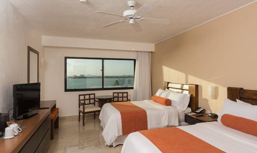 Deluxe room with lagoon views Flamingo Cancun Resort Hotel Deluxe room with lagoon views Flamingo Cancun Resort Hotel