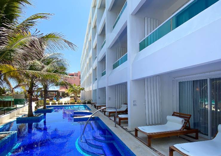 Swim up room Flamingo Cancun Resort Hotel