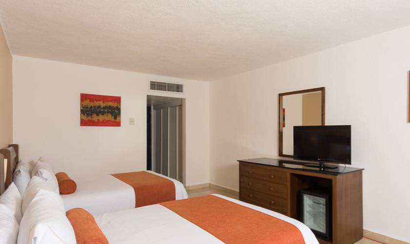 Standard room Flamingo Cancun Resort Hotel Standard room Flamingo Cancun Resort Hotel