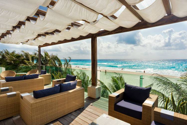 Outdoors Flamingo Cancun Resort Hotel