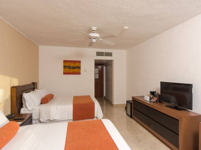 Deluxe room with lagoon views flamingo cancun resort hotel Deluxe room with lagoon views flamingo cancun resort hotel