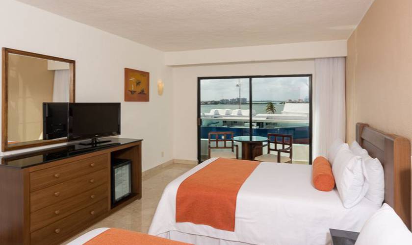 Standard room Flamingo Cancun Resort Hotel Standard room Flamingo Cancun Resort Hotel