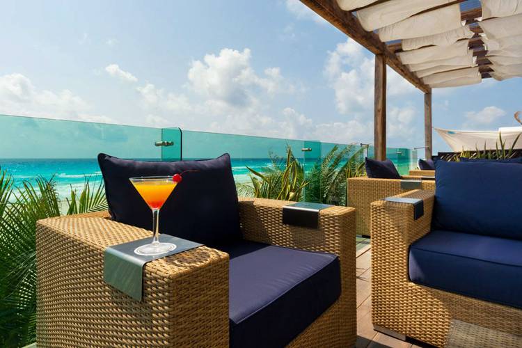 Outdoors Flamingo Cancun Resort Hotel
