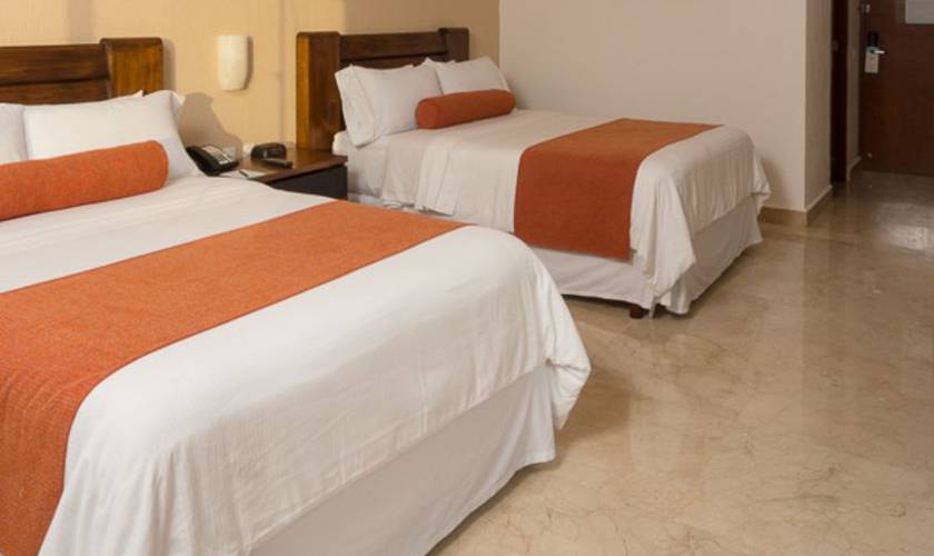 Deluxe room with lagoon views Flamingo Cancun Resort Hotel Deluxe room with lagoon views Flamingo Cancun Resort Hotel