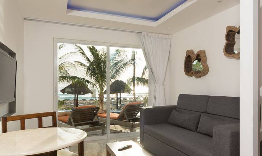 Swim up junior suite Flamingo Cancun Resort Hotel Swim up junior suite Flamingo Cancun Resort Hotel