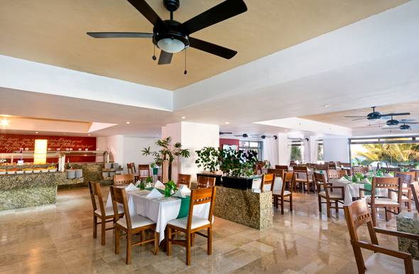 La fuente restaurant Flamingo Cancun Resort Hotel
