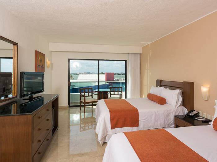 Standard room flamingo cancun resort hotel Standard room flamingo cancun resort hotel