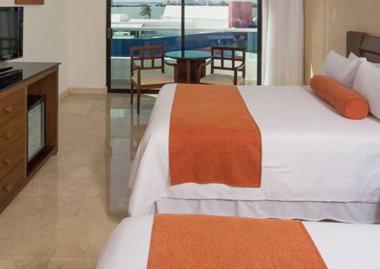 Standard room Flamingo Cancun Resort Hotel