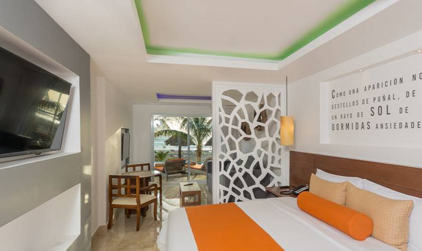 Swim up junior suite Flamingo Cancun Resort Hotel Swim up junior suite Flamingo Cancun Resort Hotel