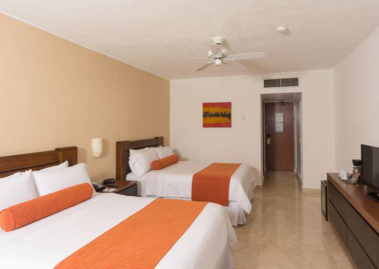 Deluxe room with sea views Flamingo Cancun Resort Hotel